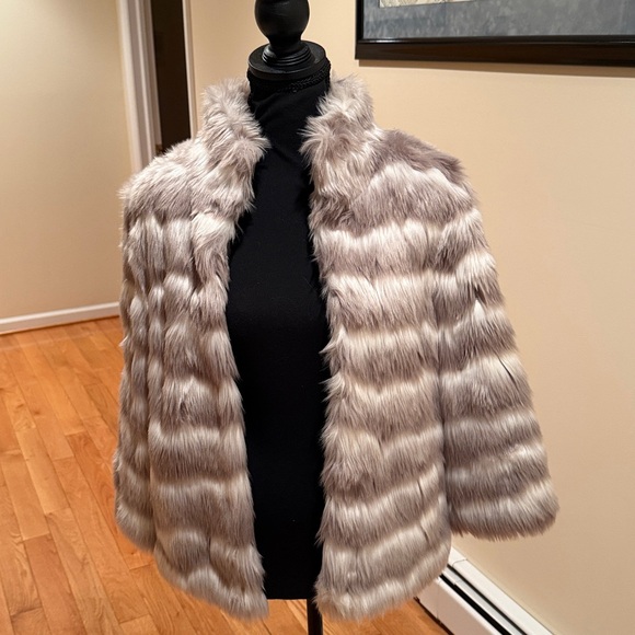 Tahari Girls10 Faux Fur Striped Jacket - Cream Gray